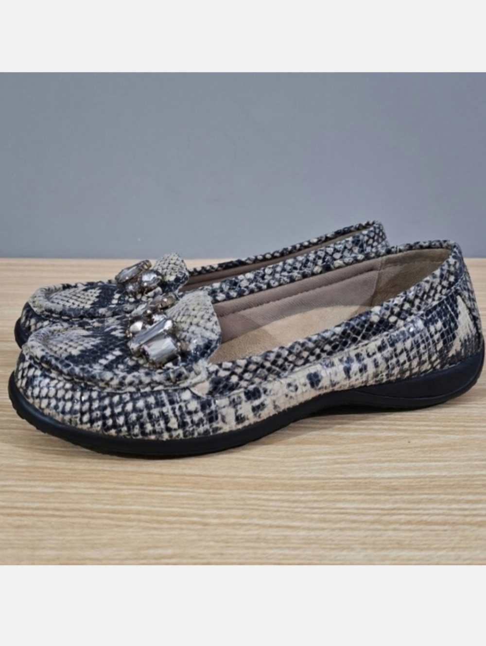 Vionic Charm Pacific Flat Loafer Womens Calf Hair Snakeskin Shoes Size 6